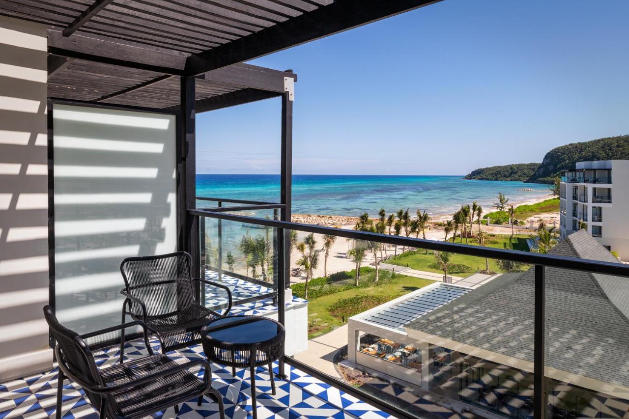 ホテル Ocean Eden Bay (Adults Only) Spring Rises エクステリア 写真 View from a room at the hotel
