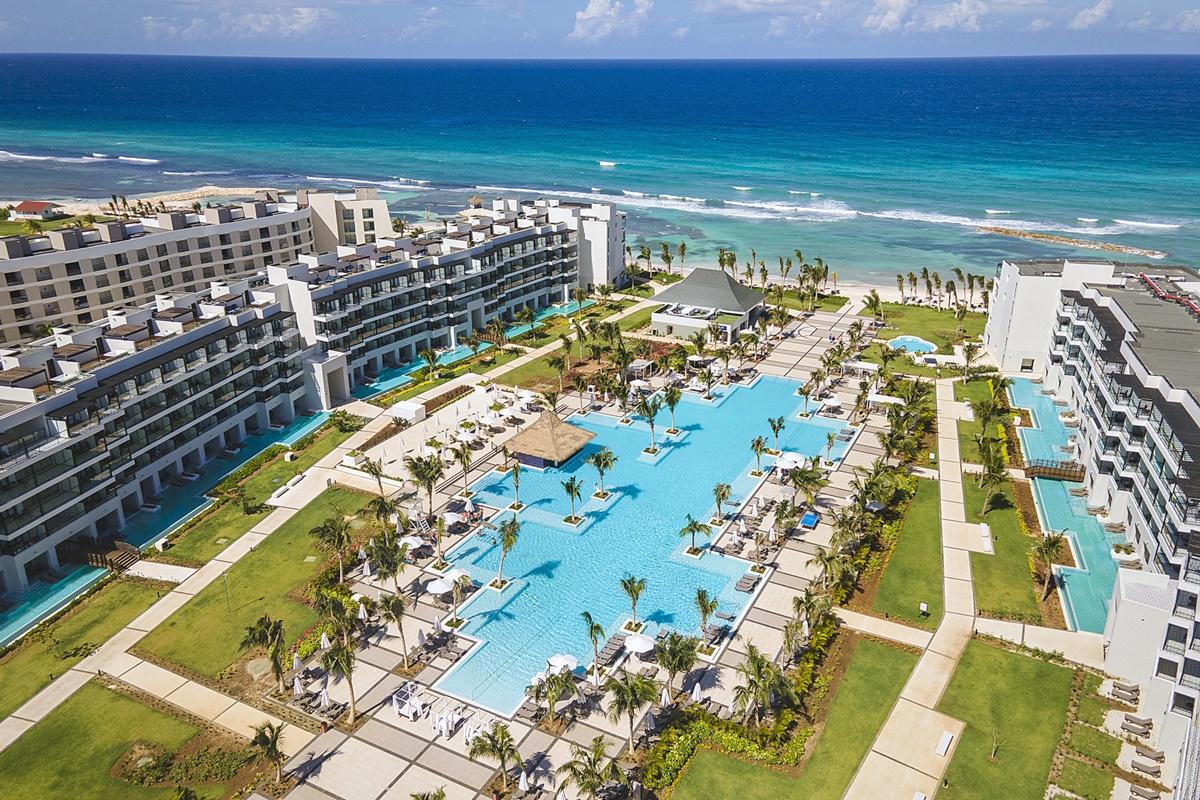 ホテル Ocean Eden Bay (Adults Only) Spring Rises エクステリア 写真 Aerial view of the resort
