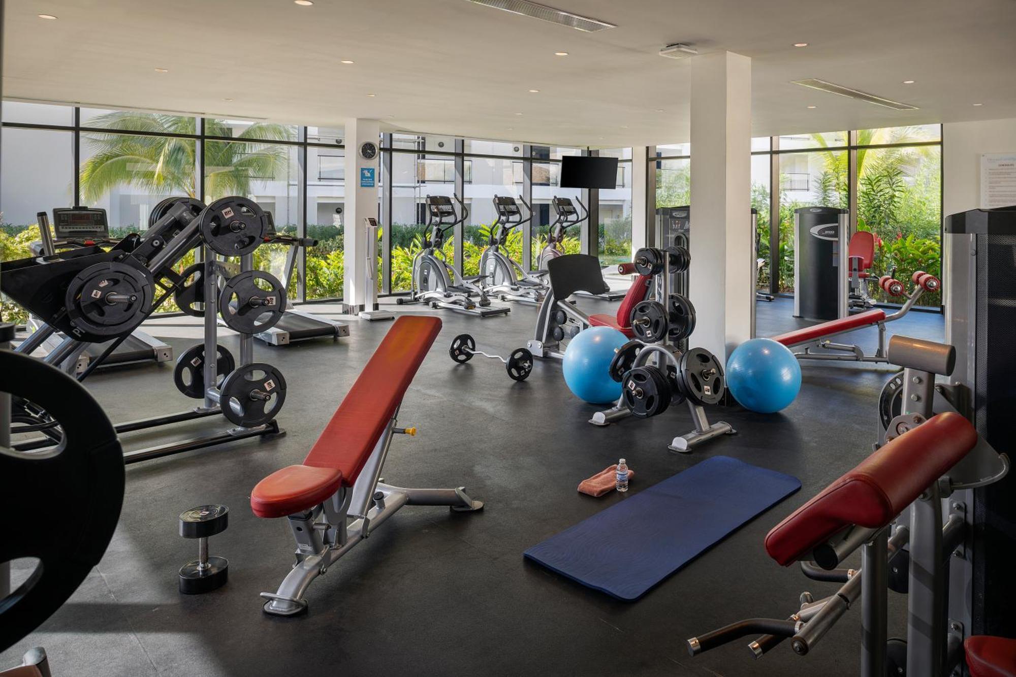 ホテル Ocean Eden Bay (Adults Only) Spring Rises エクステリア 写真 The gym at the hotel